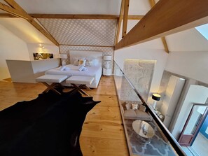 2 bedrooms, iron/ironing board, Internet, bed sheets - Oporto Golden Apartment - your luxury choice in the Heart of Porto (Porto)