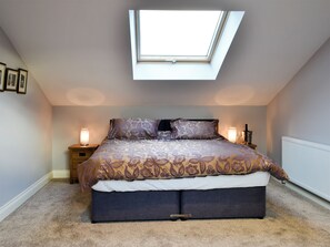 4 bedrooms, free WiFi, bed sheets - 4 bedroom accommodation in Near Hexham (Near Hexham)