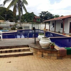 Kolam renang outdoor