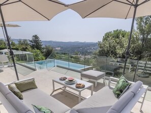 Outdoor dining - Villa la Dolça with infinity pool, free WIFI, Air Conditioning and seaview. (Calonge)