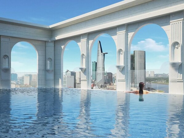 Indoor pool, outdoor pool - BEST PRICE New ICON56 ★ LUXURY Rooftop Pool & Gym (phường 12)