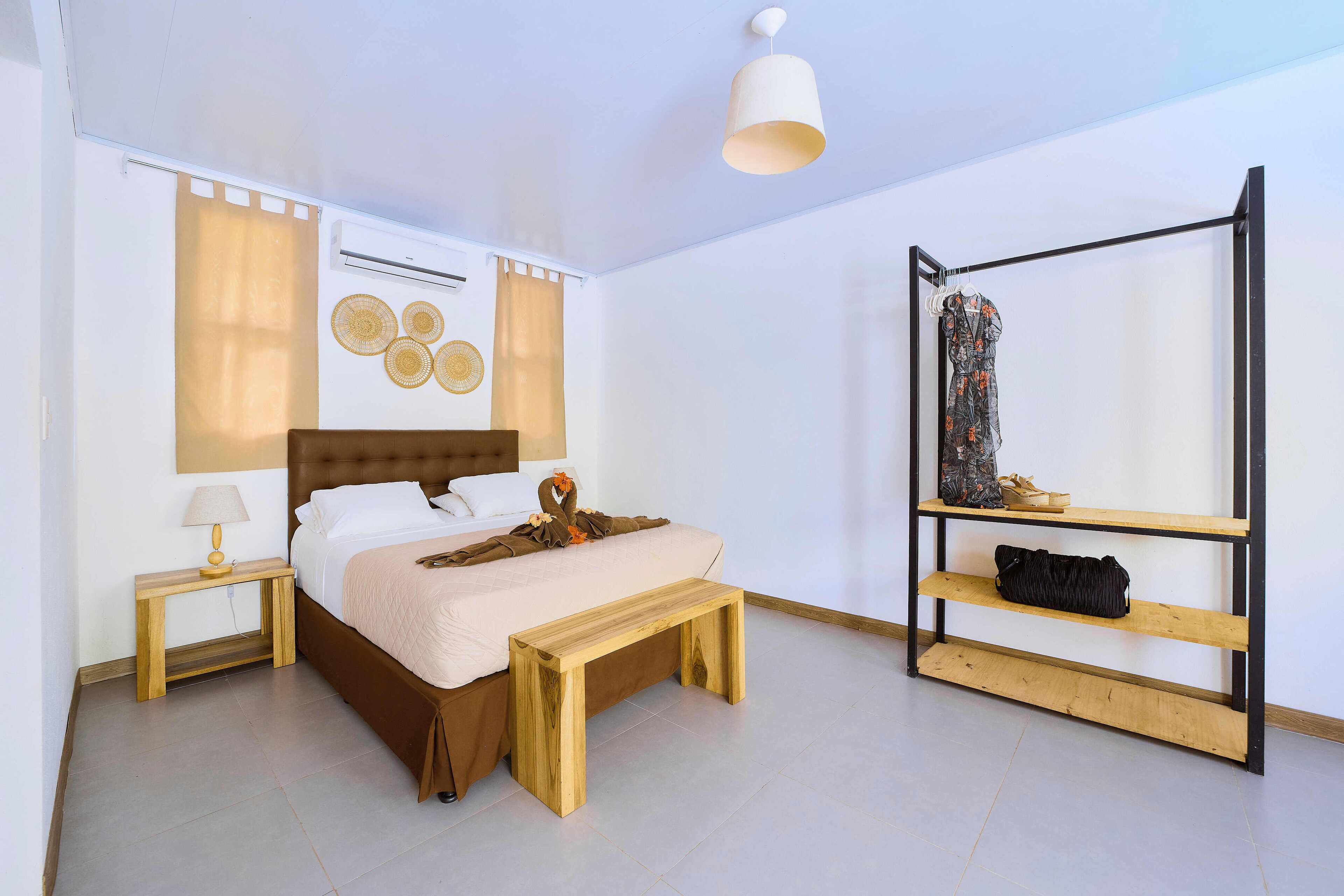 standard room, 1 queen bed, accessible, non smoking | soundproofing, free wifi, bed sheets