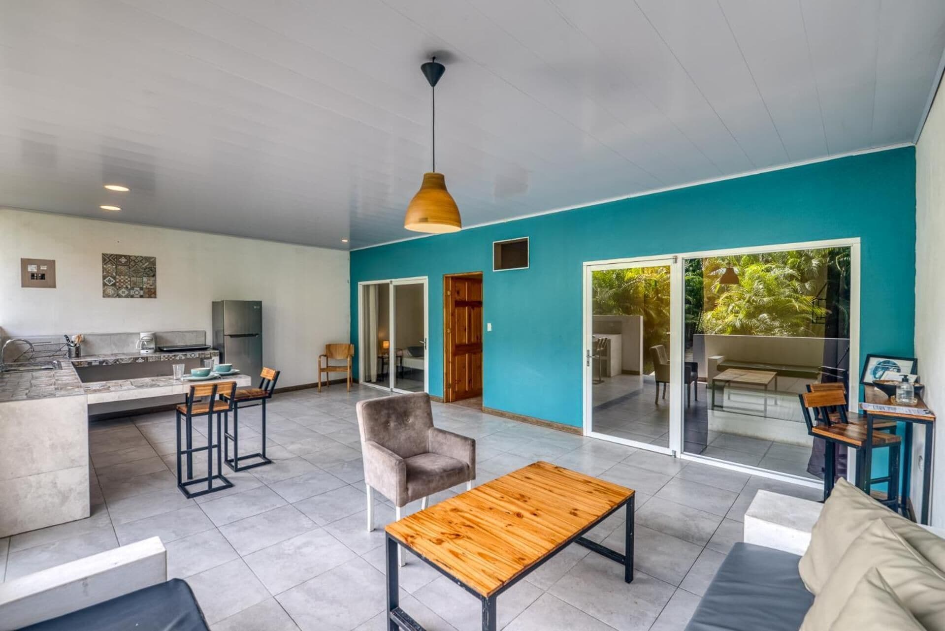 standard villa, multiple beds, non smoking | living room