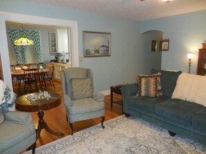 Smart TV, fireplace, DVD player, books