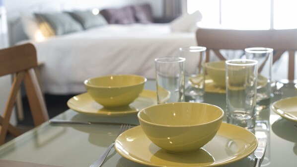 1 bedroom, iron/ironing board, WiFi, bed sheets - Snowy Studio - Super Central Location l WiFi (JINDABYNE)