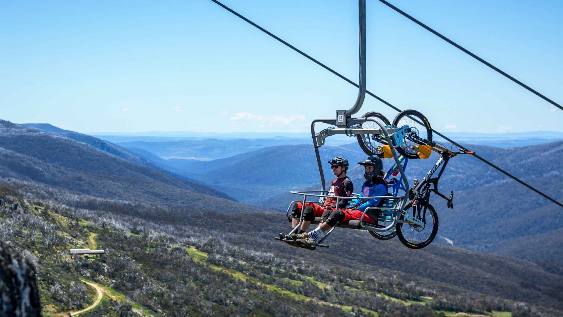 Snowy Studio - Super Central Location l WiFi — image 12