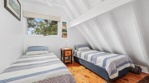 4 bedrooms, iron/ironing board, free WiFi, bed sheets