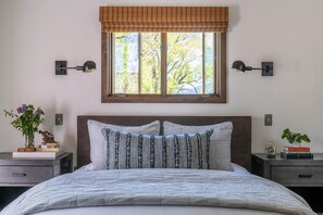 3 bedrooms, iron/ironing board, WiFi, bed sheets - The beautiful trout house on the Yellowstone River (Emigrant)