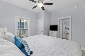 7 bedrooms, desk, iron/ironing board, free WiFi - Amazing Channel Retreat Private Pool Luxury Outdoor Living & Pet Friendly (North Myrtle Beach)