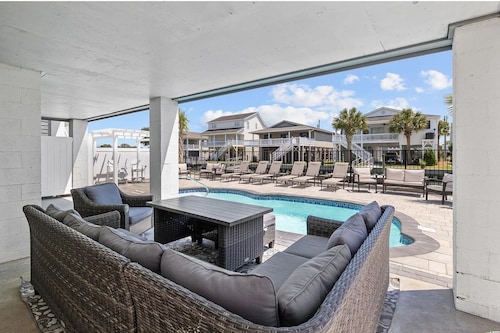 Amazing Channel Retreat Private Heated Pool Luxury Outdoor Living & Pet Friendly