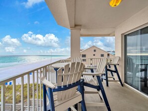 Property grounds - Crystal Dunes' Finest 😎😎 Beachfront Completely Remodeled ⛵⛵️ HGTV Worthy 🐠🐬🦀 (Destin)