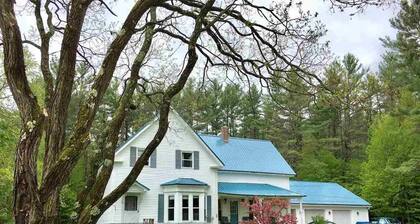 Spacious Comfortable Home, ideal for groups in Franconia Notch