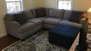 تلفزيون ذكي، ألعاب فيديو، مشغل دي في دي، كُتُب