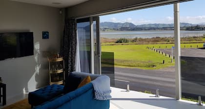 Luxury Apartment on the Waterfront