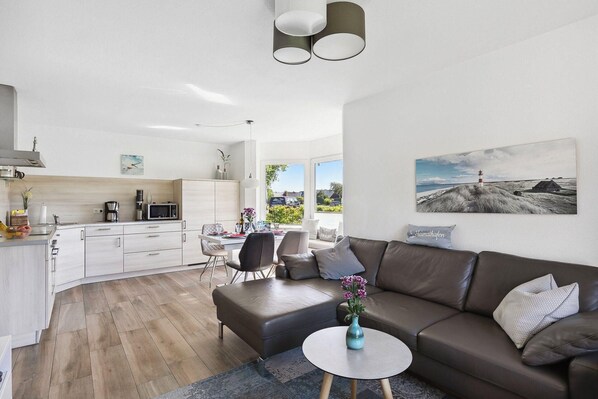 LCD-TV, peis og DVD-spiller