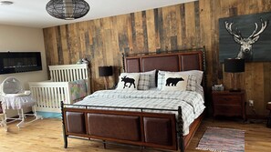 5 bedrooms, desk, iron/ironing board, free WiFi - Luxurious Chalet With Spa And Nordic Bath + Sauna * * * * * (Eastman)