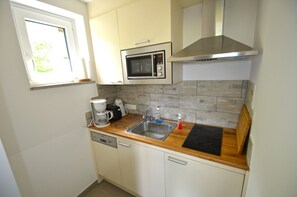 Kühlschrank, Mikrowelle, Geschirrspüler