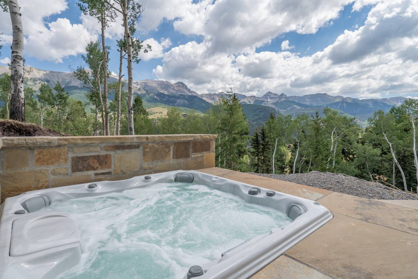 Telluride Views Estate - 1.4 miles to skiing