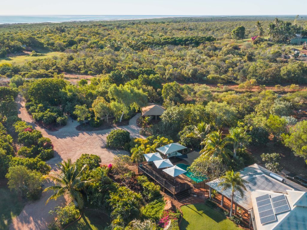 Coconutz - self contained eco tents with fantastic  ocean views — image 9