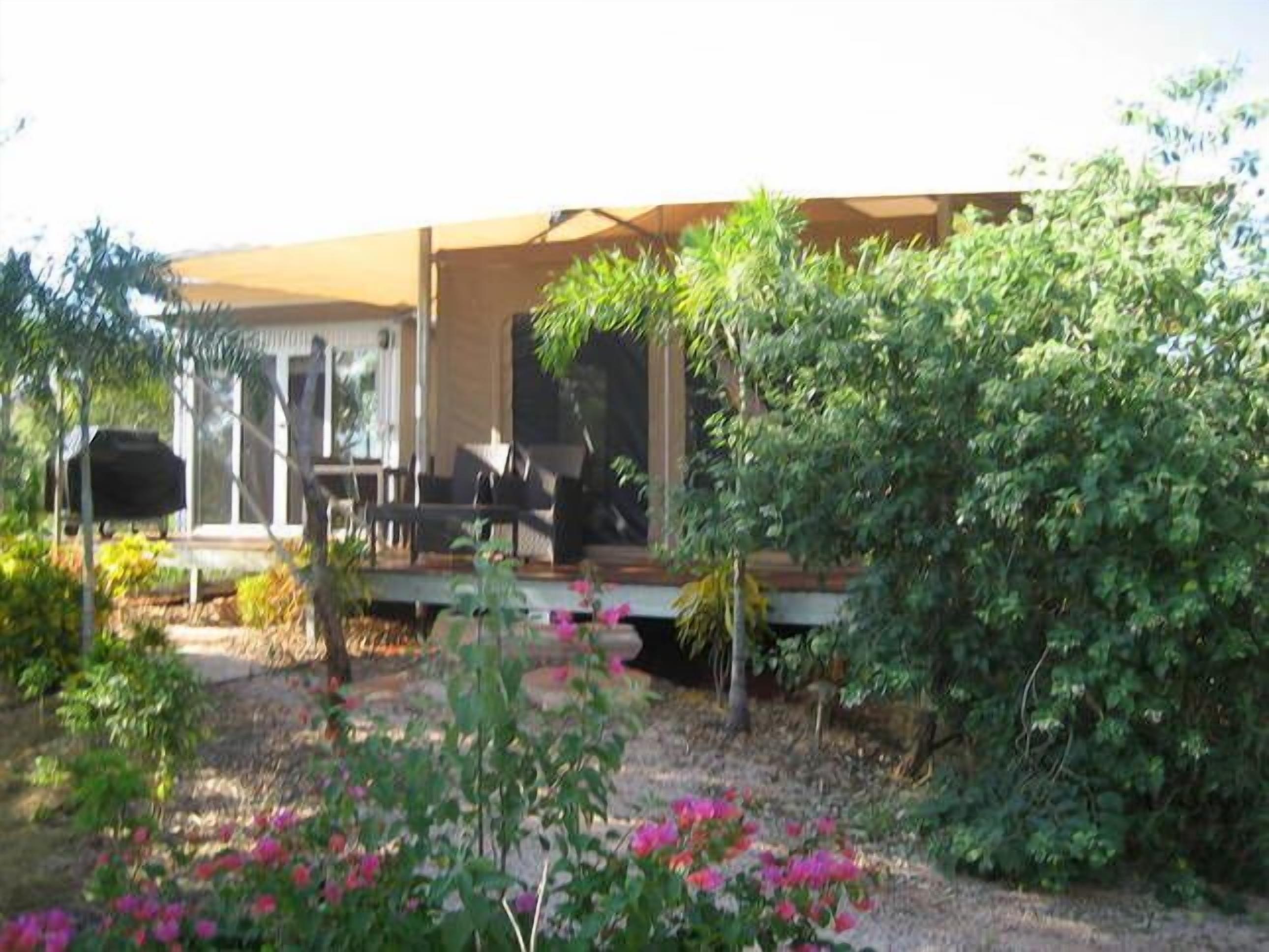 Coconutz - self contained eco tents with fantastic  ocean views — image 3