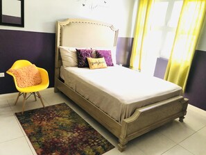 2 bedrooms, iron/ironing board, WiFi, bed sheets - MODERN LUXURY SUITES 2 BR/2BA/COZY/GATED/INFINITY POOL /24/7 SECURITY  (St.Andrew)