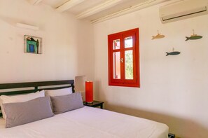 3 slaapkamers, een strijkplank/strijkijzer, wifi, beddengoed