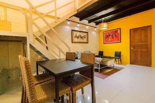 Yilan  house for 4-8 peoples stay near night market and Yilan train station