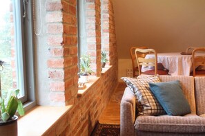 Unclassified image, 3 of 20, button