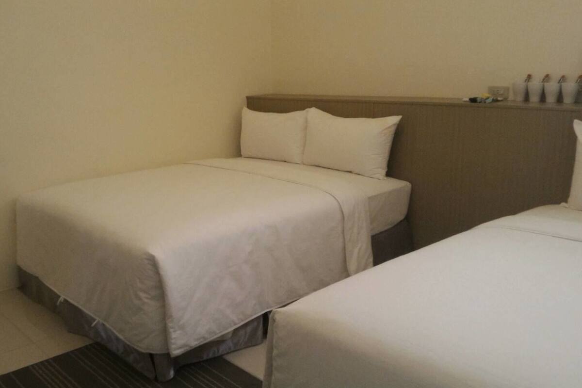 Rollaway beds, free WiFi, bed sheets