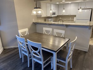 Dining - Seawatch Resort Oceanfront 2BR Large Balcony 816ST (Myrtle Beach)