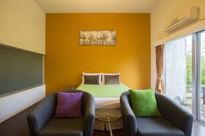 Classic Double Room | Desk, blackout curtains, soundproofing, free WiFi - Just Like Villa (Ji'an)