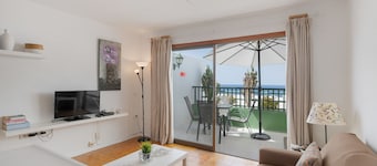 Charming Apartment "La Florida" with Pool, Balcony, Ocean View & Wi-Fi