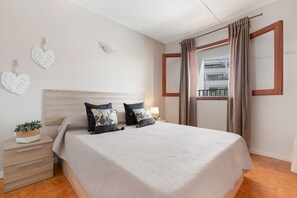 1 室のベッドルーム、WiFi (無料)、ベッドシーツ