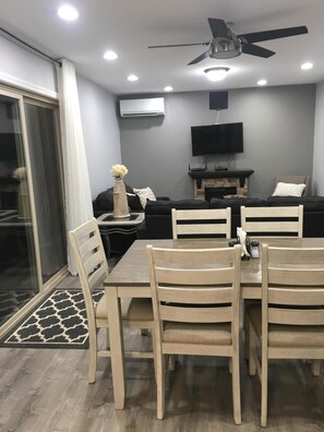 Dining - Adorable home w lake front- Paddle boats & kayaks ava, and 2 bathrooms! (Fort Atkinson)