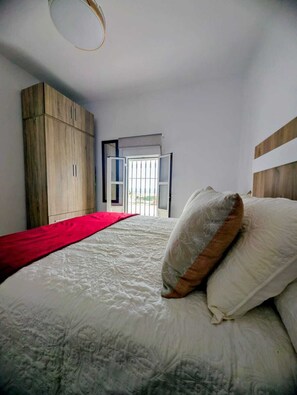 1 chambre, fer et planche à repasser, Wi-Fi gratuit, draps fournis