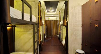 Aha Lanta Cozy Hostel