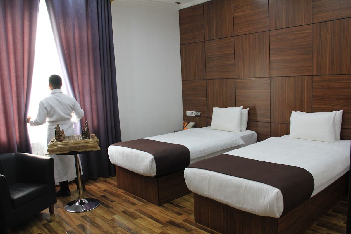 Deluxe Twin Room | In-room safe, blackout drapes, soundproofing, iron/ironing board