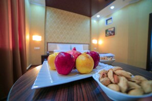 Deluxe Double Room | Living room | LED TV - Asmald Palace (Kokand)