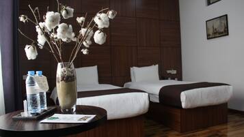 Deluxe Twin Room | In-room safe, blackout drapes, soundproofing, iron/ironing board