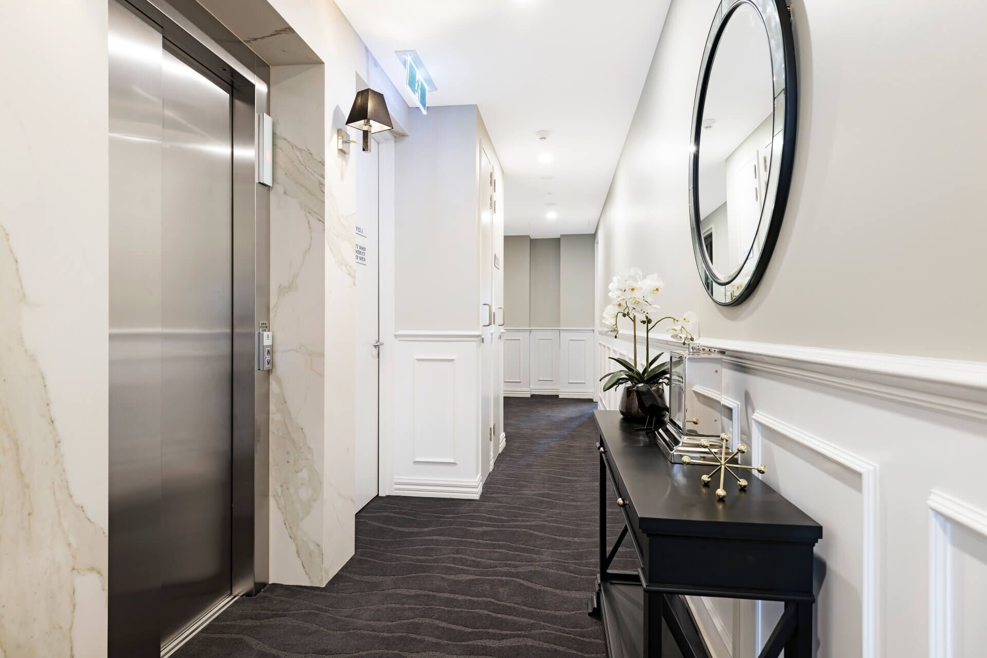 Manhattan Apt Notting Hill 2 Bed Deluxe — image 5