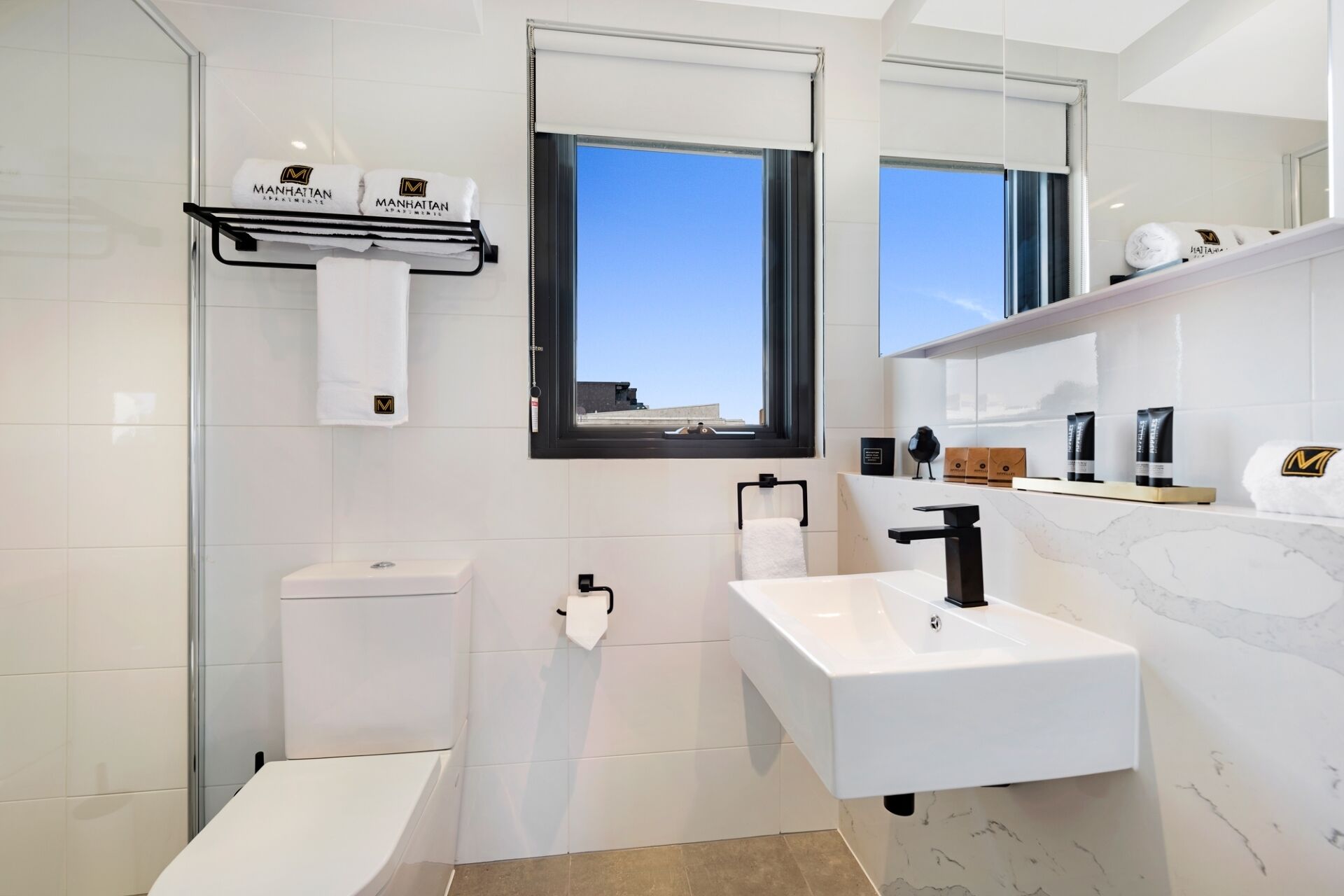 Manhattan Apt Notting Hill 2 Bed Deluxe — image 19
