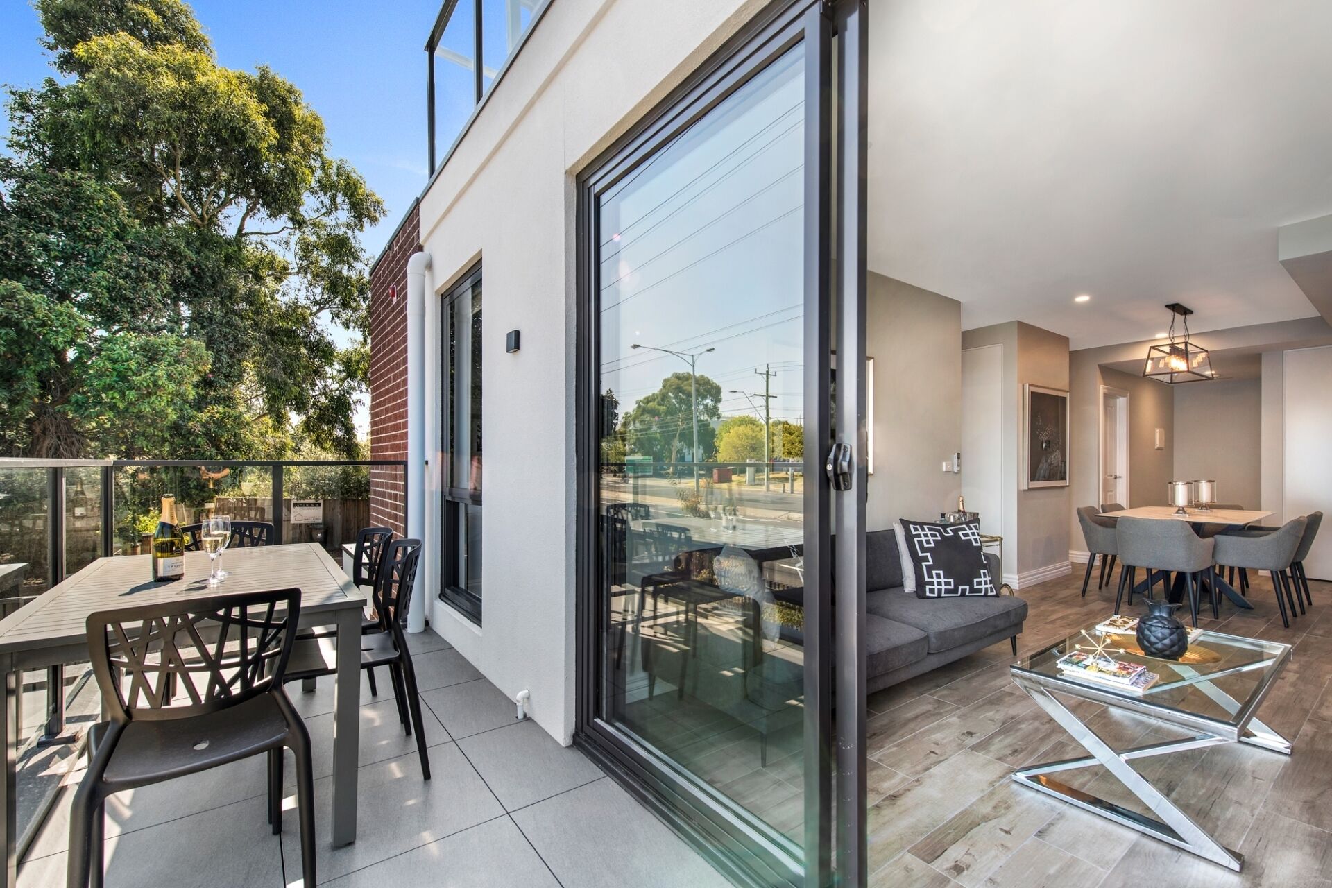 Manhattan Apt Notting Hill 2 Bed Deluxe — image 11