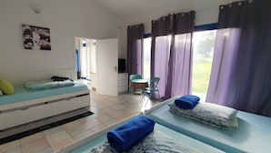 2 bedrooms, iron/ironing board, travel cot, bed sheets - Vacation home with pool, pet-friendly, on the Costa Smeralda, Olbia, Sassari (Arzachena, Sardegna)