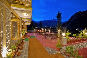 Front of property - Hotel Vyas Vatika (Manali)