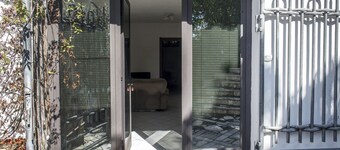 N202-Numana、ポーチ付きの大きな2ルームアパートメント