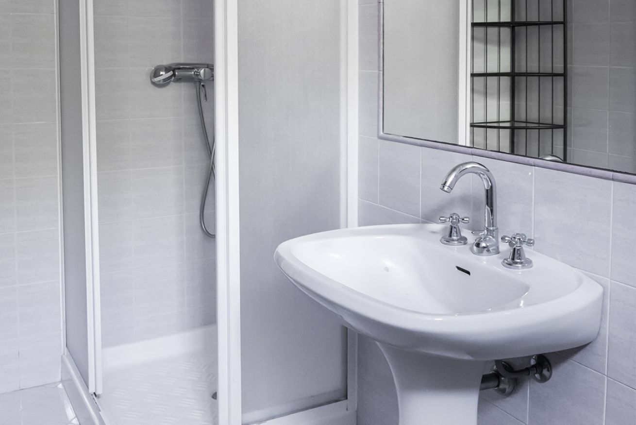 Dusche, Bidet, Handtücher
