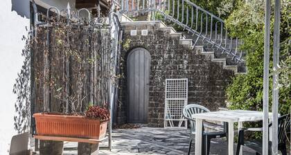 N202 - Numana, large two-room apartment with porch