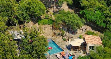 Maison de charme vue mer avec piscine et a 10mn a pied de la plage