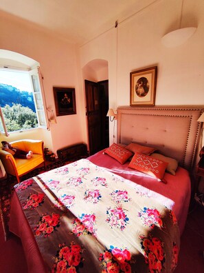 4 dormitoris, escriptori, planxa i posts de planxar i wifi gratuïta 