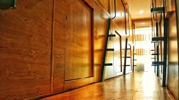 Dormitorio condiviso, dormitorio misto (Single Capsule) | Insonorizzazione, Wi-Fi gratuito, lenzuola